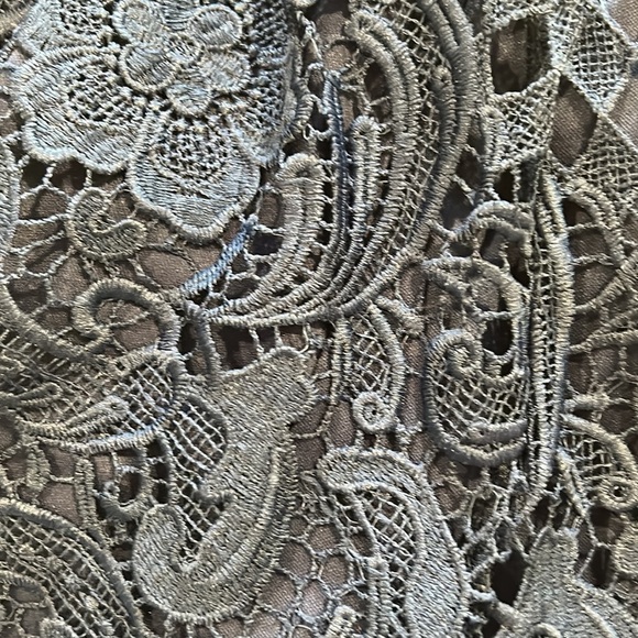 Verty Women’s Navy Romper Size Medium - Picture 3 of 4